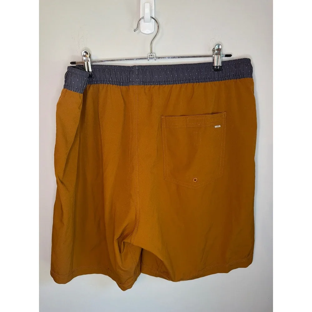 Vuori Banks Shorts Mens XXL Burnt Orange Recycled Athletic Lined Gym Training